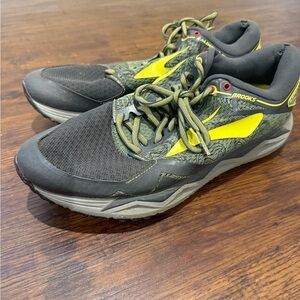Brooks Black and Yellow Athletic Shoes